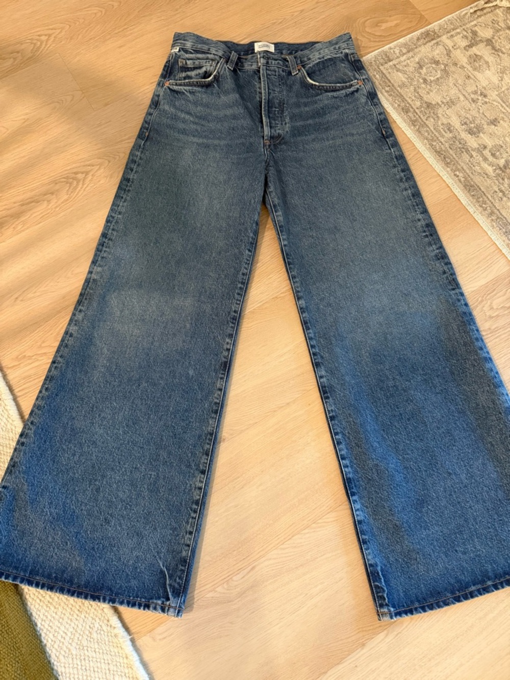 Citizens Of Humanity Beverly Wide-Leg Jeans in Indigo Blue